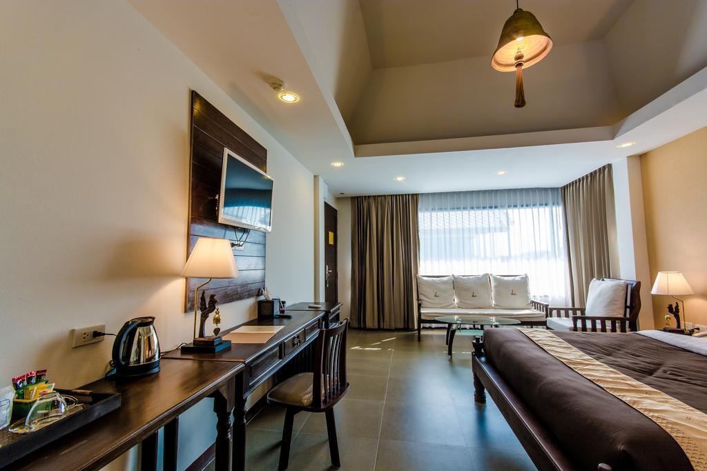 Goldenbell Hotel Chiangmai Чиангмай Экстерьер фото
