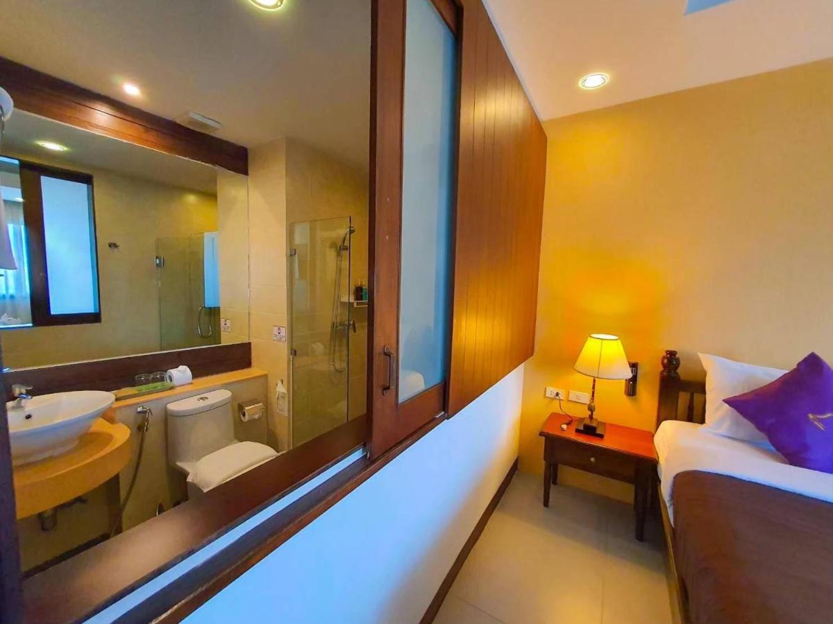 Goldenbell Hotel Chiangmai Чиангмай Экстерьер фото