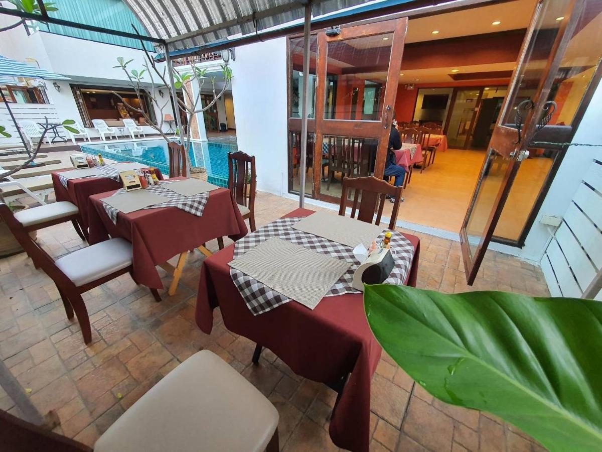 Goldenbell Hotel Chiangmai Чиангмай Экстерьер фото